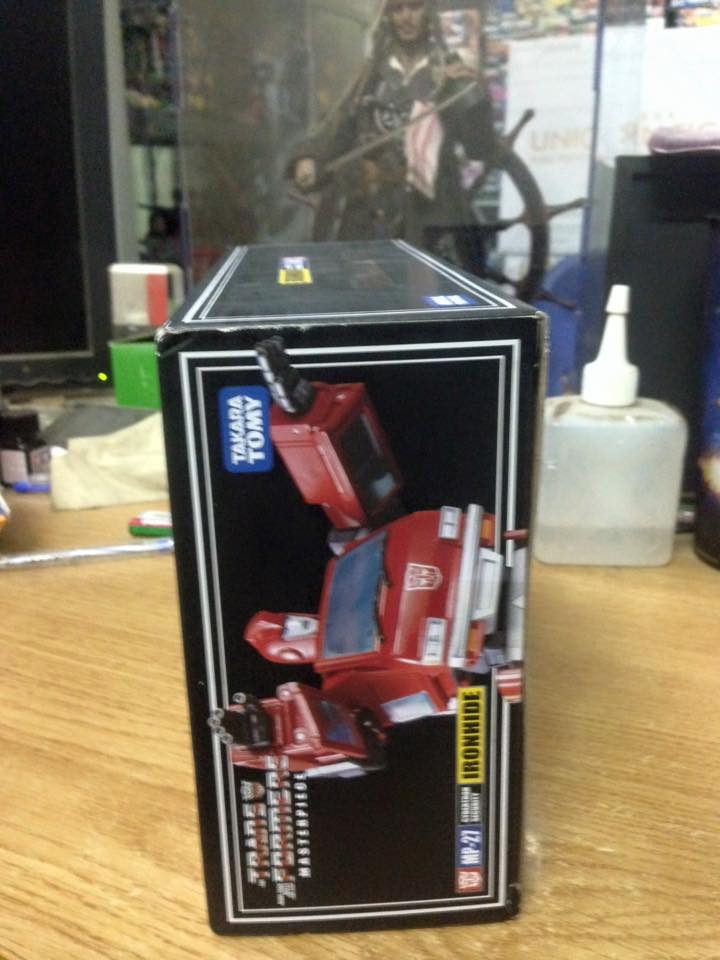 Masterpiece-Ironhide-In-Hand-02