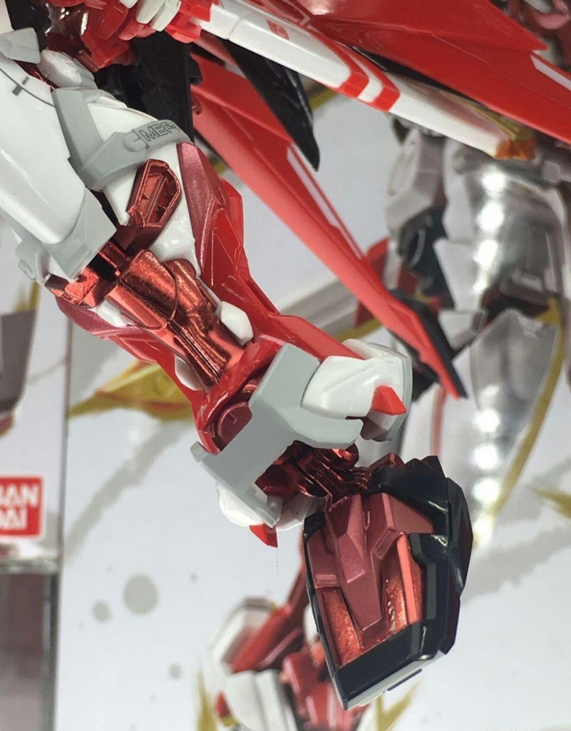 show-case-Metal-build-gundam-astray-red-frame-06